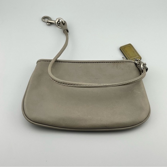 Coach Gray Wristlet Clutch Pleated Leather Signature Style Silver Tone Metal - Picture 3 of 4